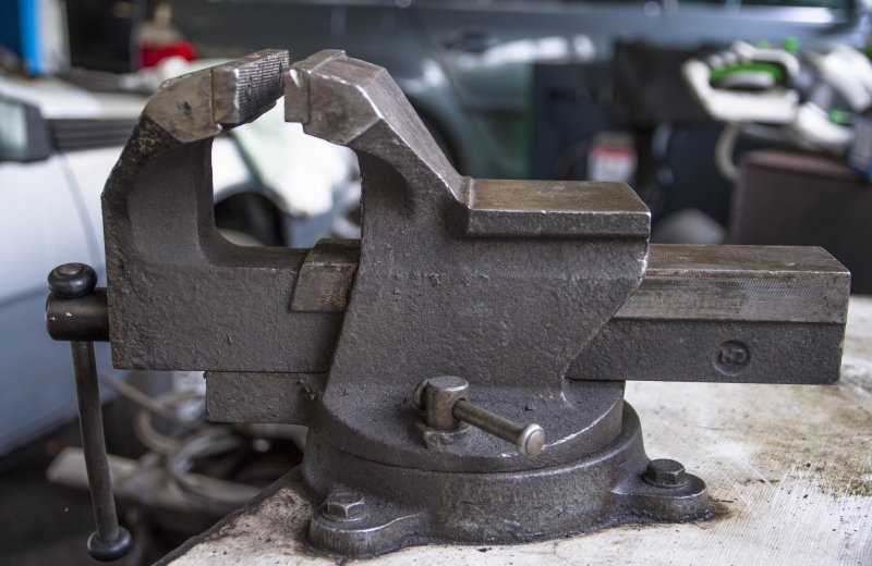 ferronnier-VARAGES-min_vise-5314060